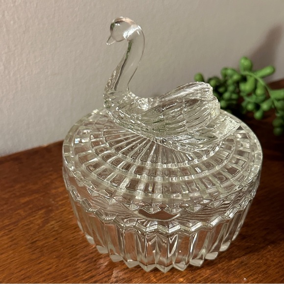 Covered Swan Bird Dish Powder Clear Trinket Box - Picture 10 of 14